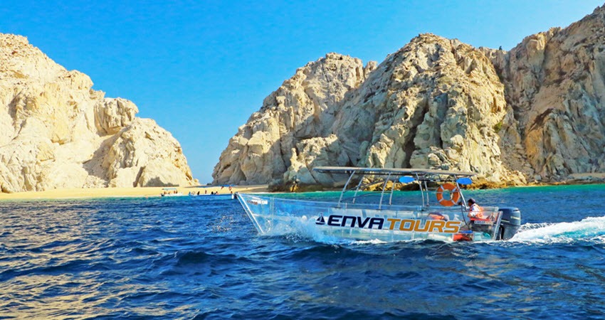 What to Expect On A Los Cabos Clearboat Tour